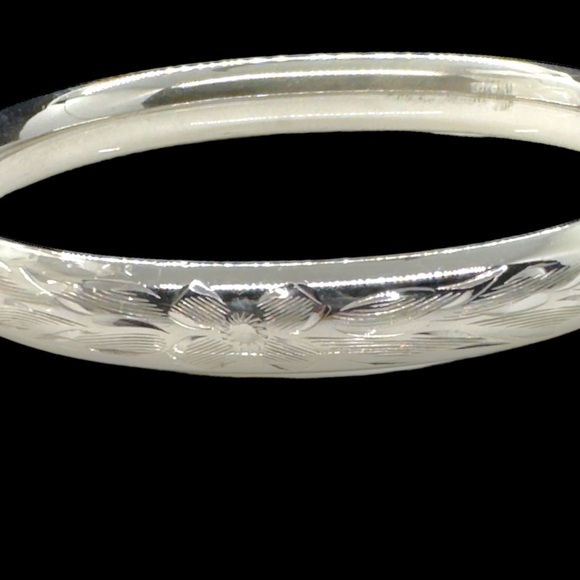 Vintage Carl-Art Sterling Etched Floral Bangle Bracelet - Picture 4 of 6
